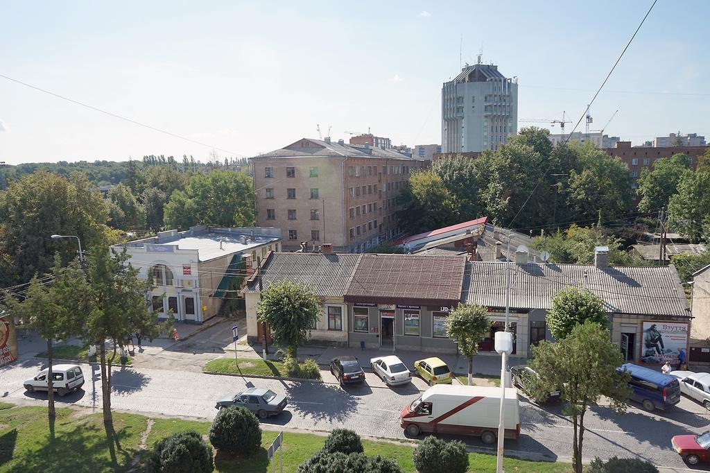 Apartment On Kniaziv Koriatovychiv カームヤネツィ・ポジーリシクィイ エクステリア 写真