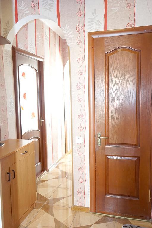 Apartment On Kniaziv Koriatovychiv カームヤネツィ・ポジーリシクィイ エクステリア 写真
