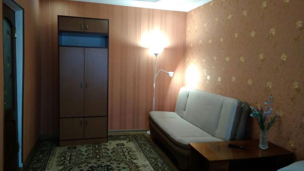 Apartment On Kniaziv Koriatovychiv カームヤネツィ・ポジーリシクィイ エクステリア 写真